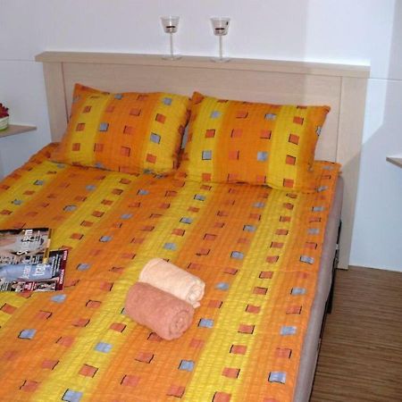 Victoria Mobilehome Camping Village Poljana Мали-Лошинь Экстерьер фото