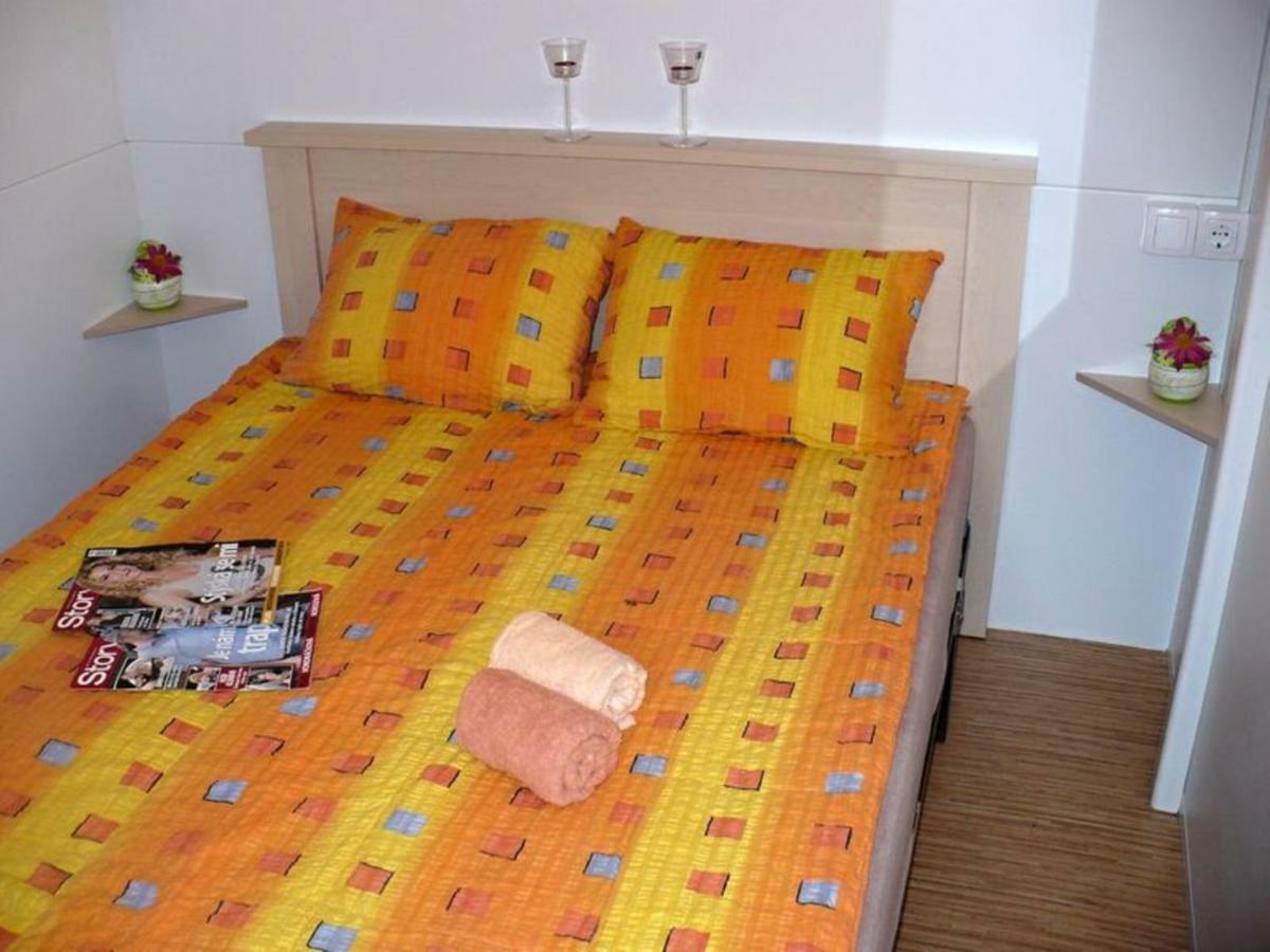 Victoria Mobilehome Camping Village Poljana Мали-Лошинь Экстерьер фото